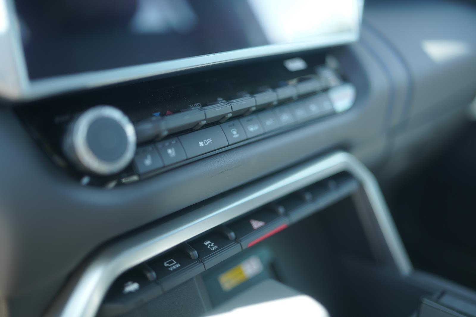 2026 Toyota Tundra Platinum CrewMax photo 21