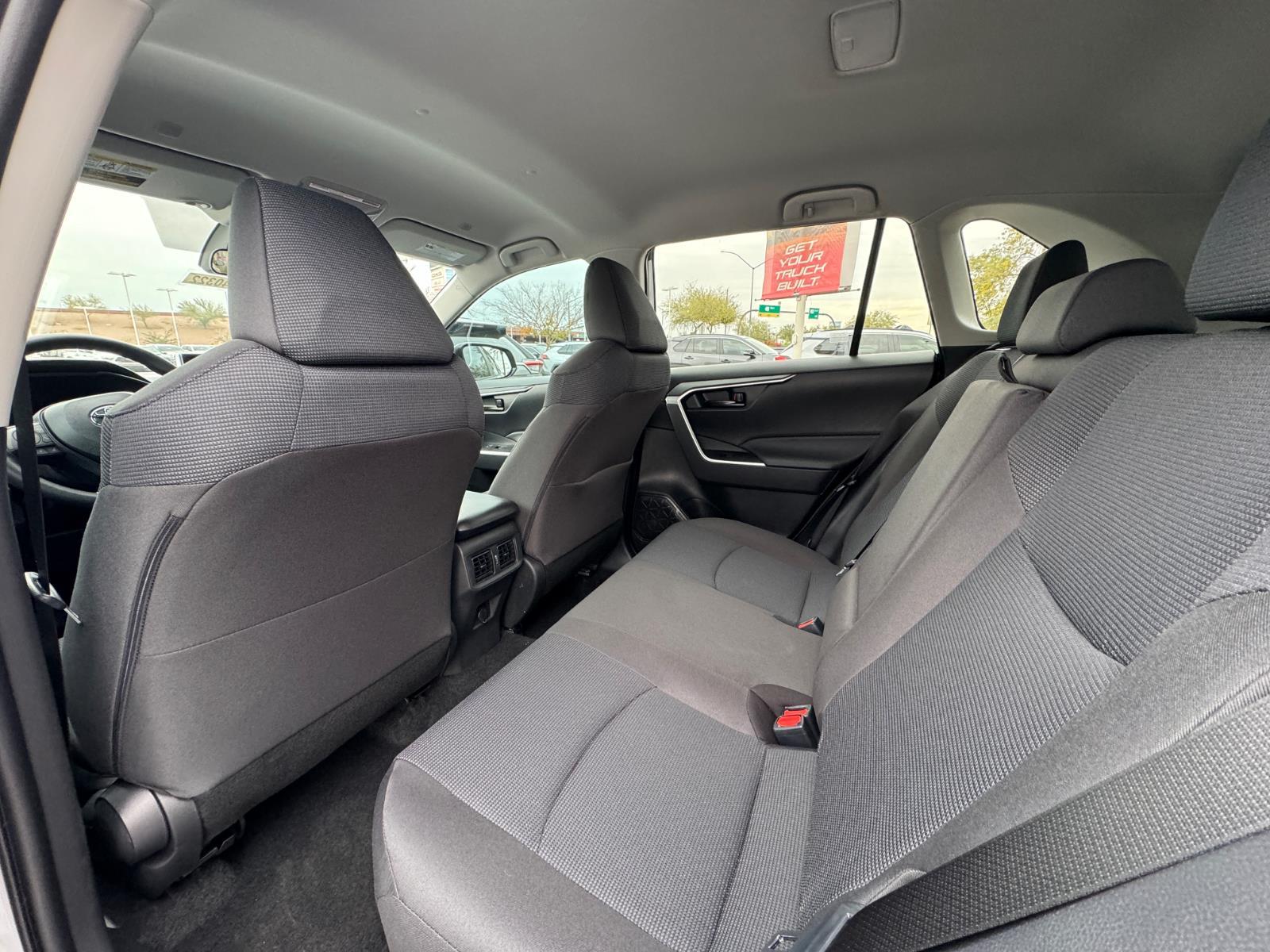 2025 Toyota RAV4 LE photo 8