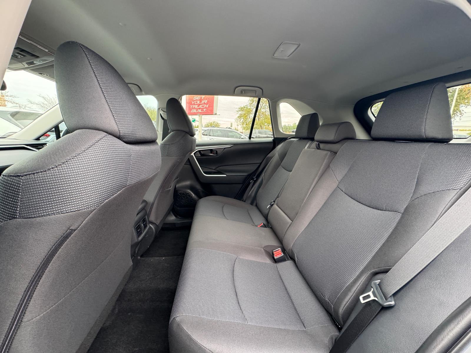 2025 Toyota RAV4 LE photo 9
