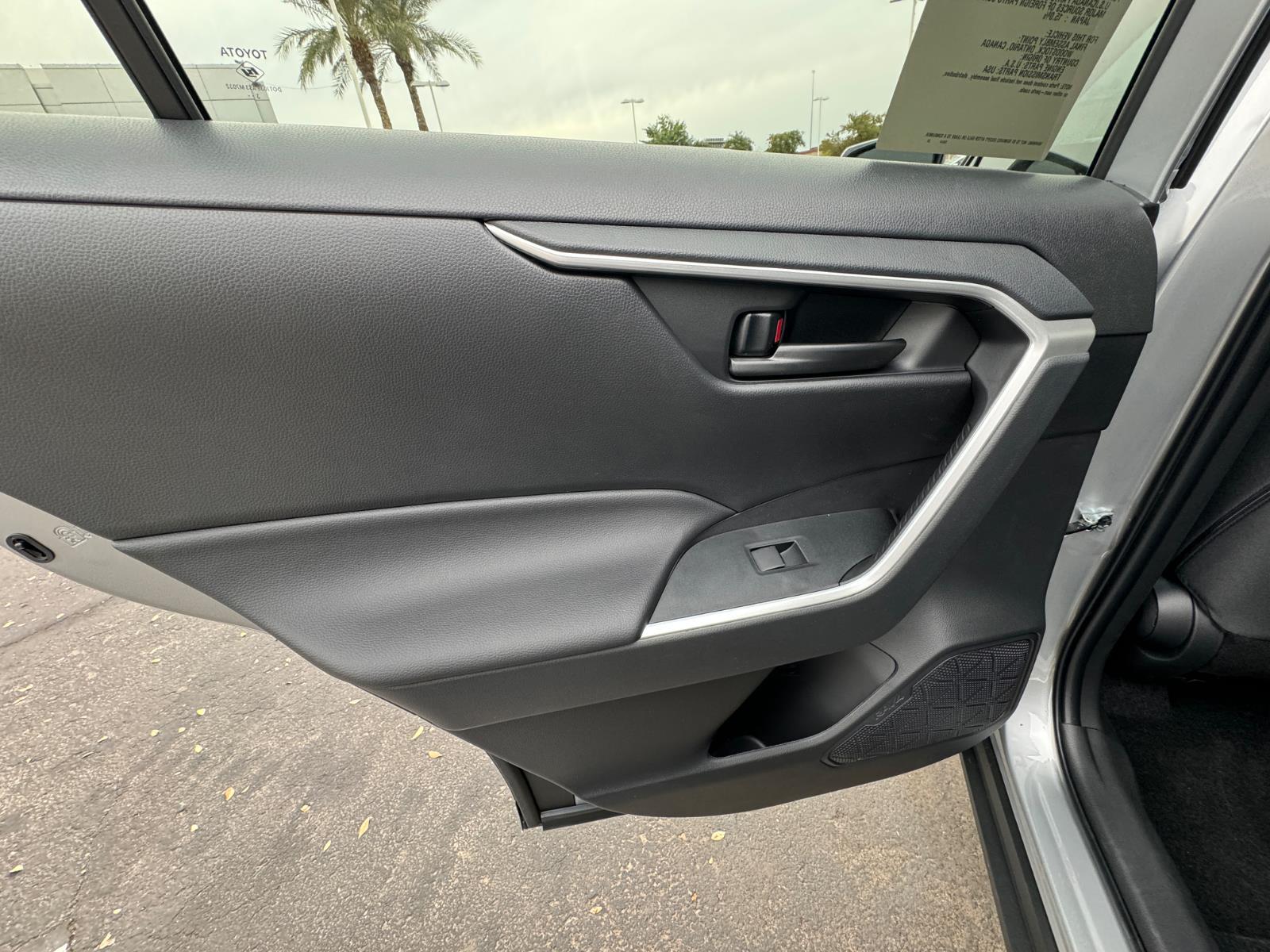2025 Toyota RAV4 LE photo 10