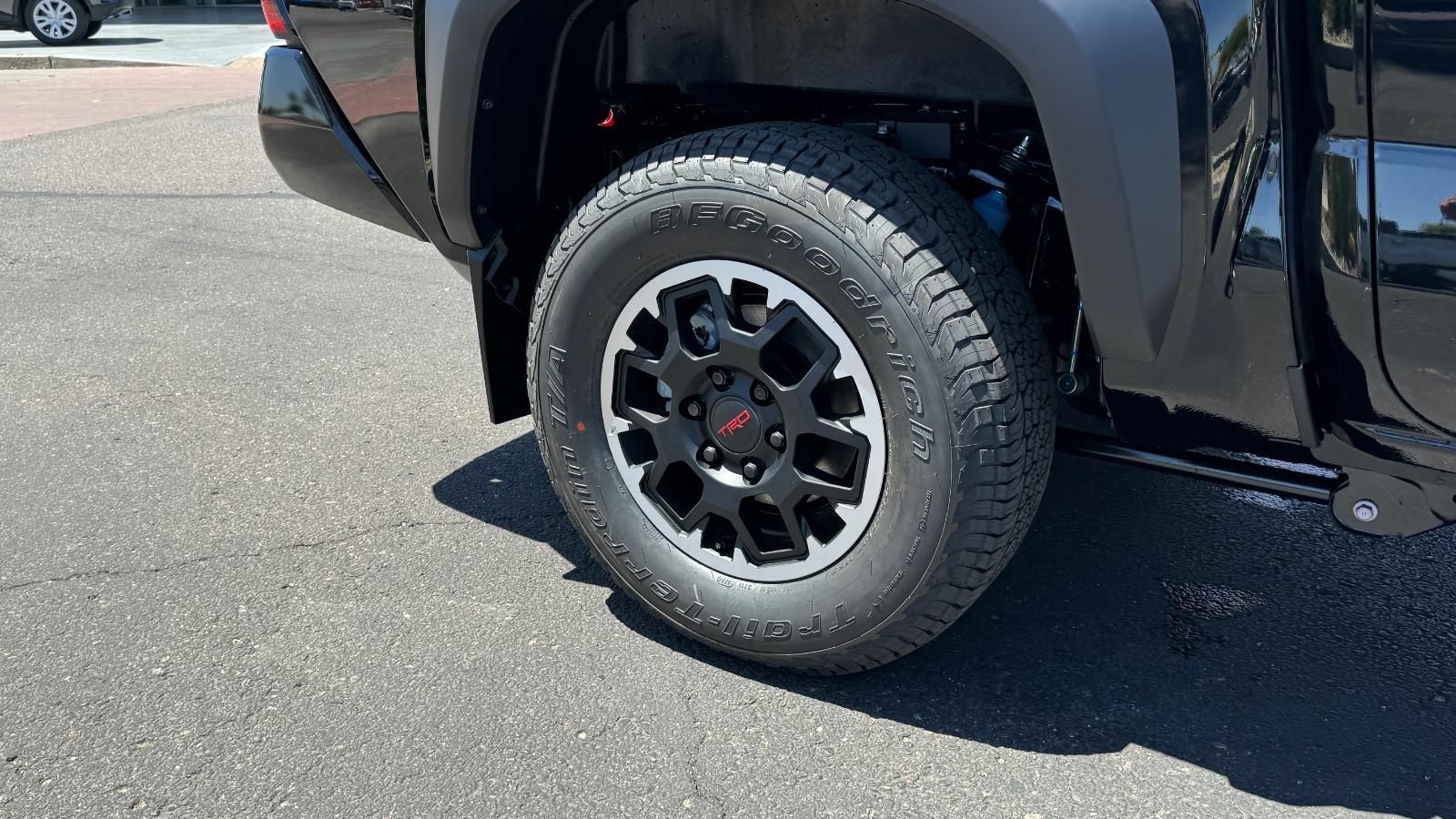 2025 Toyota Tacoma TRD Off-Road Double Cab photo 6