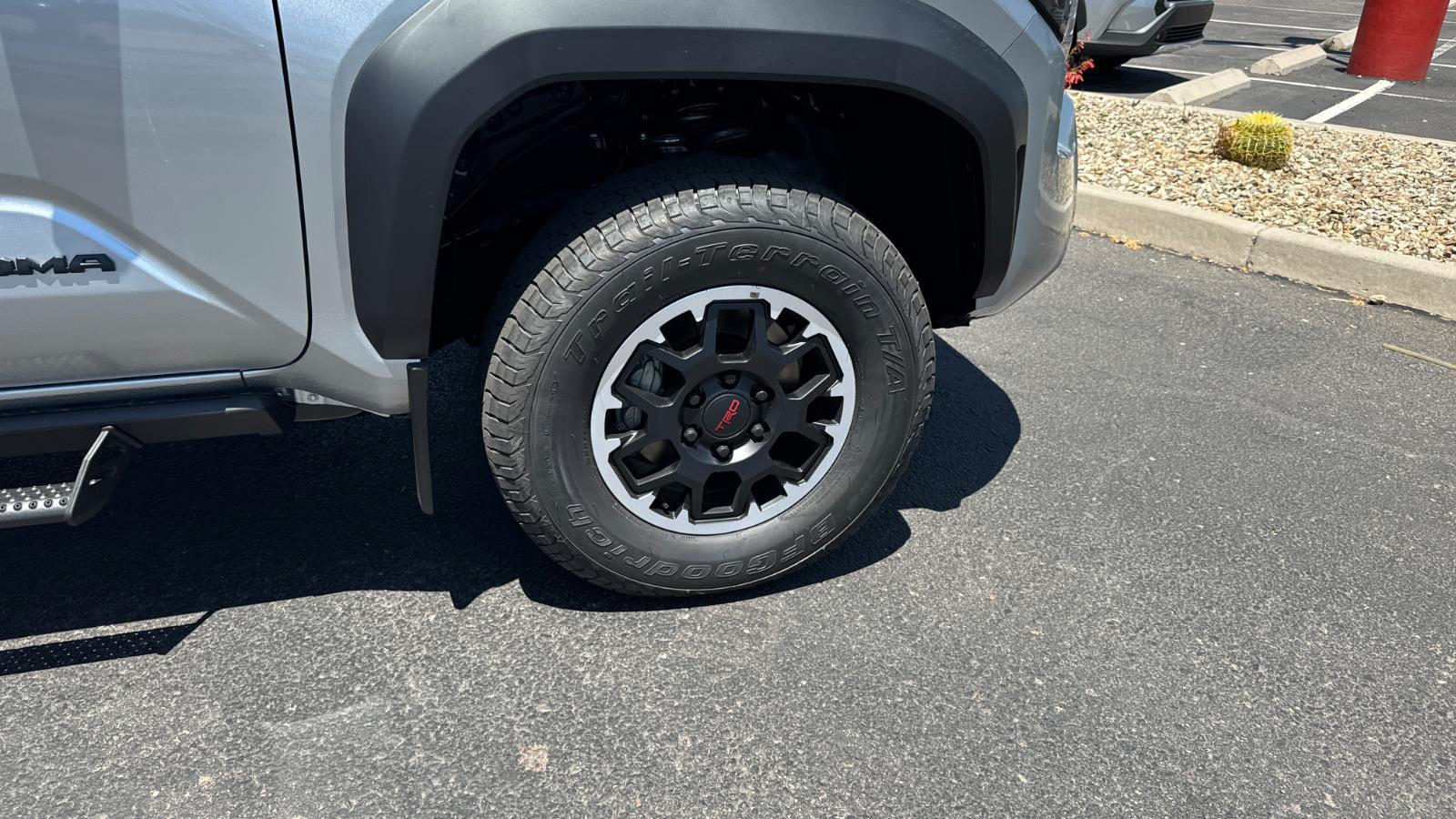 2025 Toyota Tacoma TRD Off-Road Double Cab photo 4