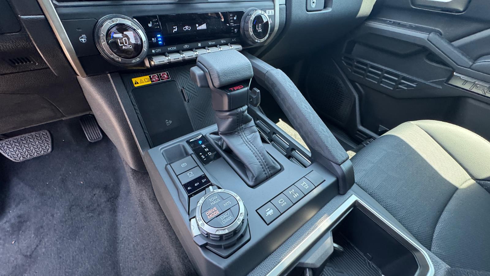 2025 Toyota Tacoma TRD Off-Road Double Cab photo 15