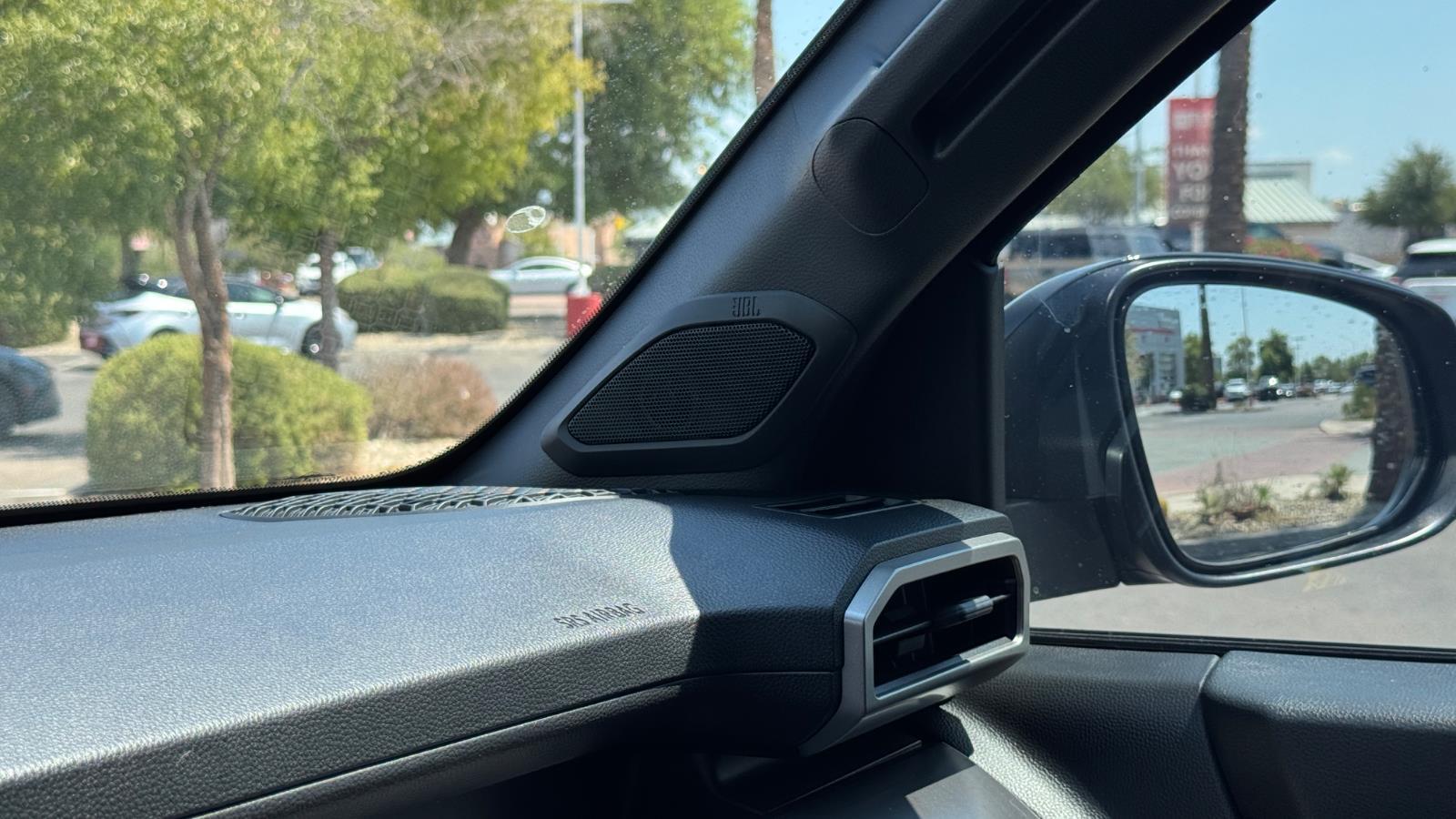 2025 Toyota Tacoma TRD Off-Road Double Cab photo 17