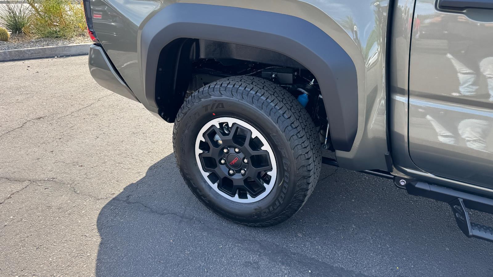 2025 Toyota Tacoma TRD Off-Road Double Cab photo 9