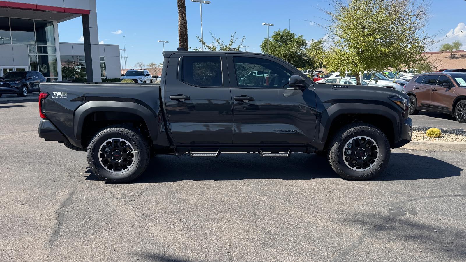 2025 Toyota Tacoma TRD Off-Road Double Cab photo 6