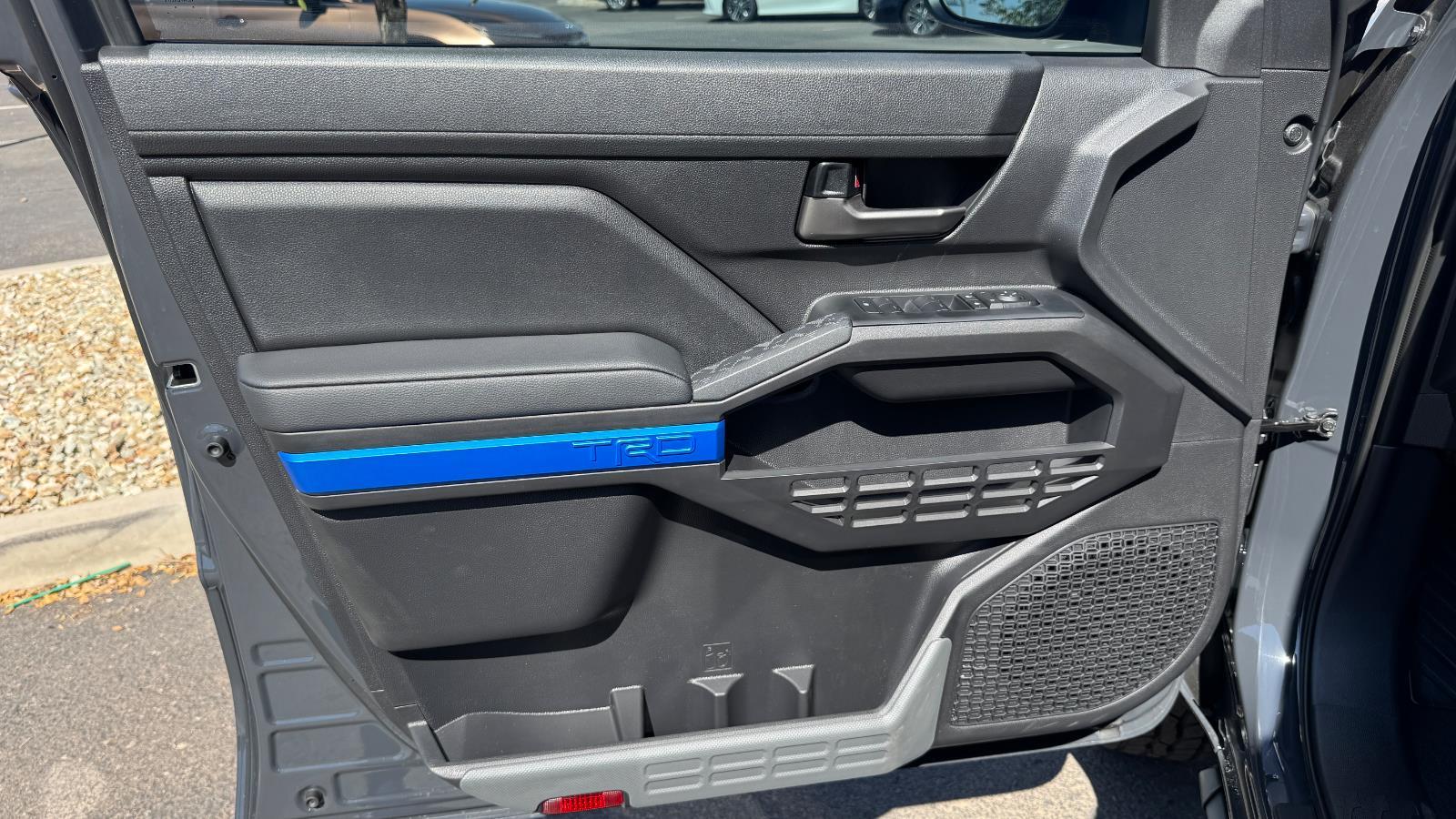 2025 Toyota Tacoma TRD Off-Road Double Cab photo 13