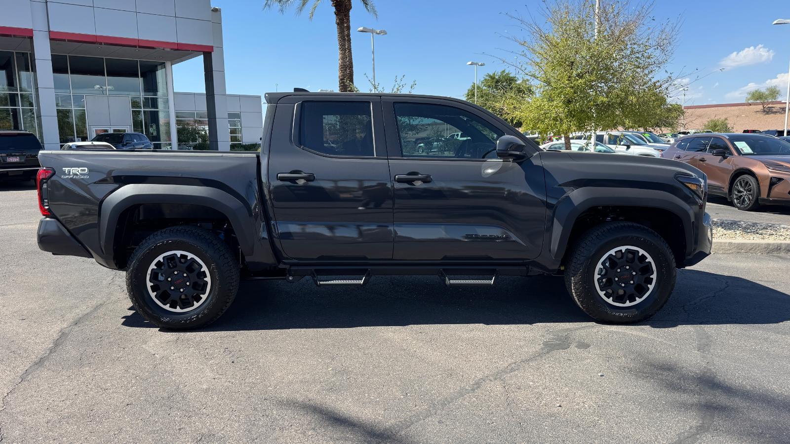 2025 Toyota Tacoma TRD Off-Road Double Cab photo 6