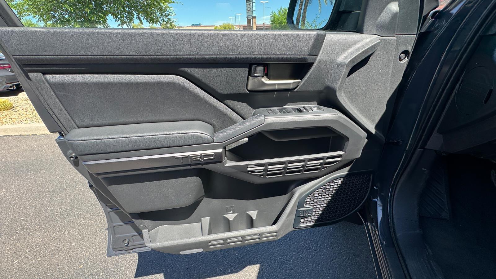 2025 Toyota Tacoma TRD Off-Road Double Cab photo 14