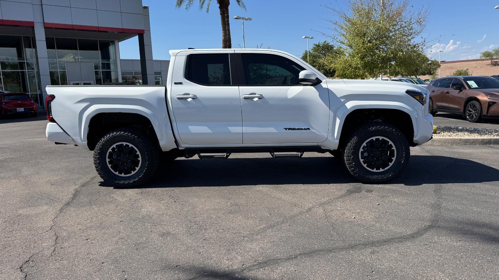 2025 Toyota Tacoma SR5 Double Cab photo 6