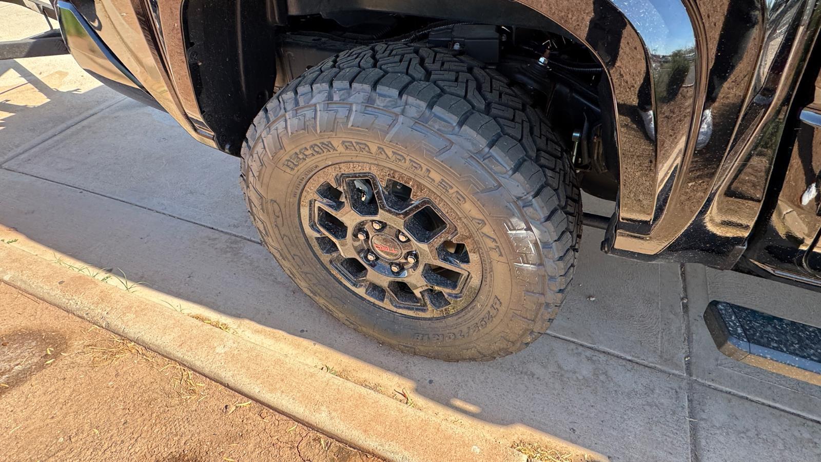 2025 Toyota Tacoma SR5 Double Cab photo 5