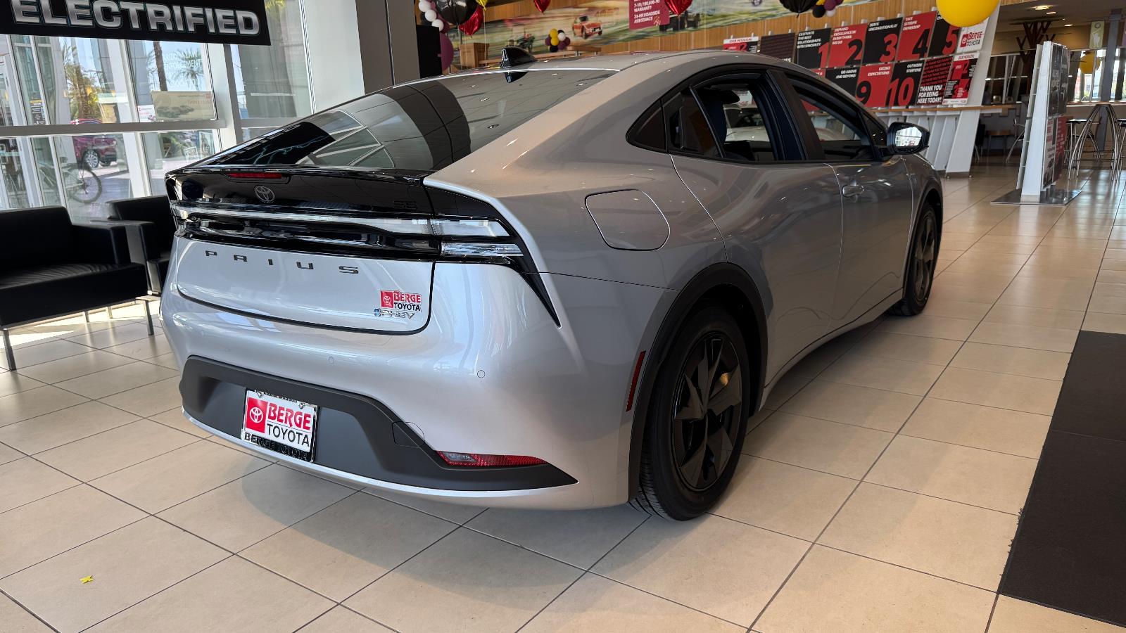 2026 Toyota Prius Plug-in Hybrid SE photo 5