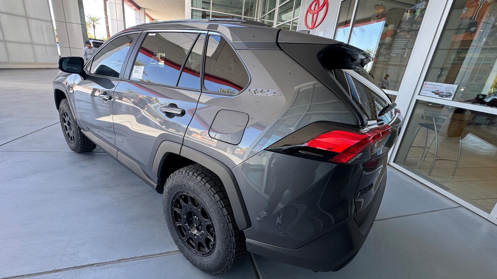 2025 Toyota RAV4 XLE photo 2