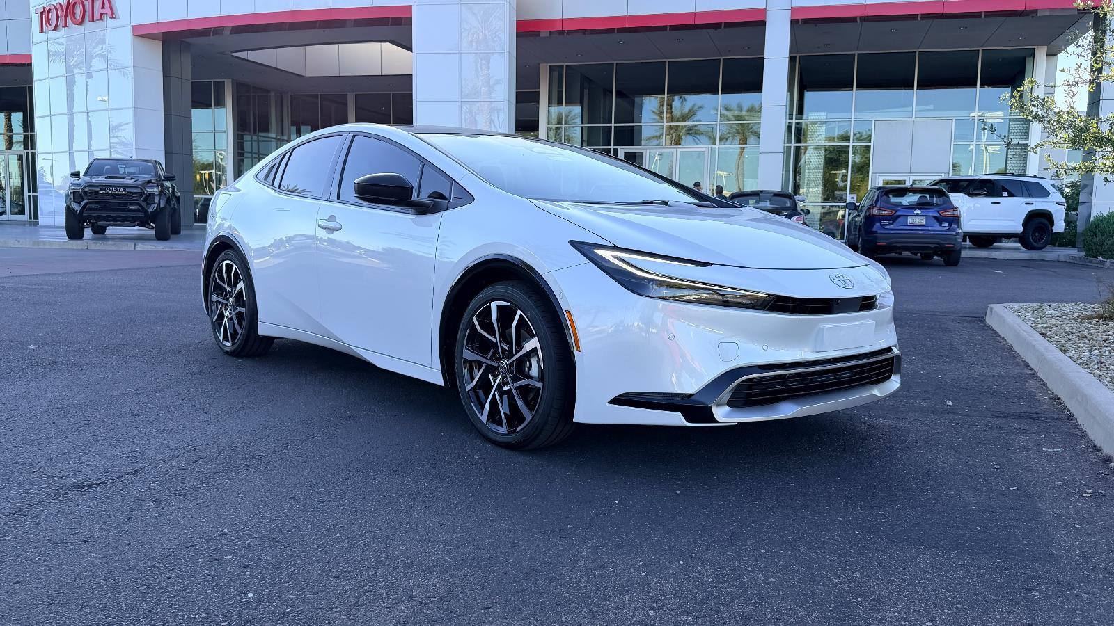 White (Wind Chill Pearl) 2026 Toyota Prius Plug-In Hybrid XSE Premium FWD Hatchback Front-Wheel Drive Continuously Variable Transmission