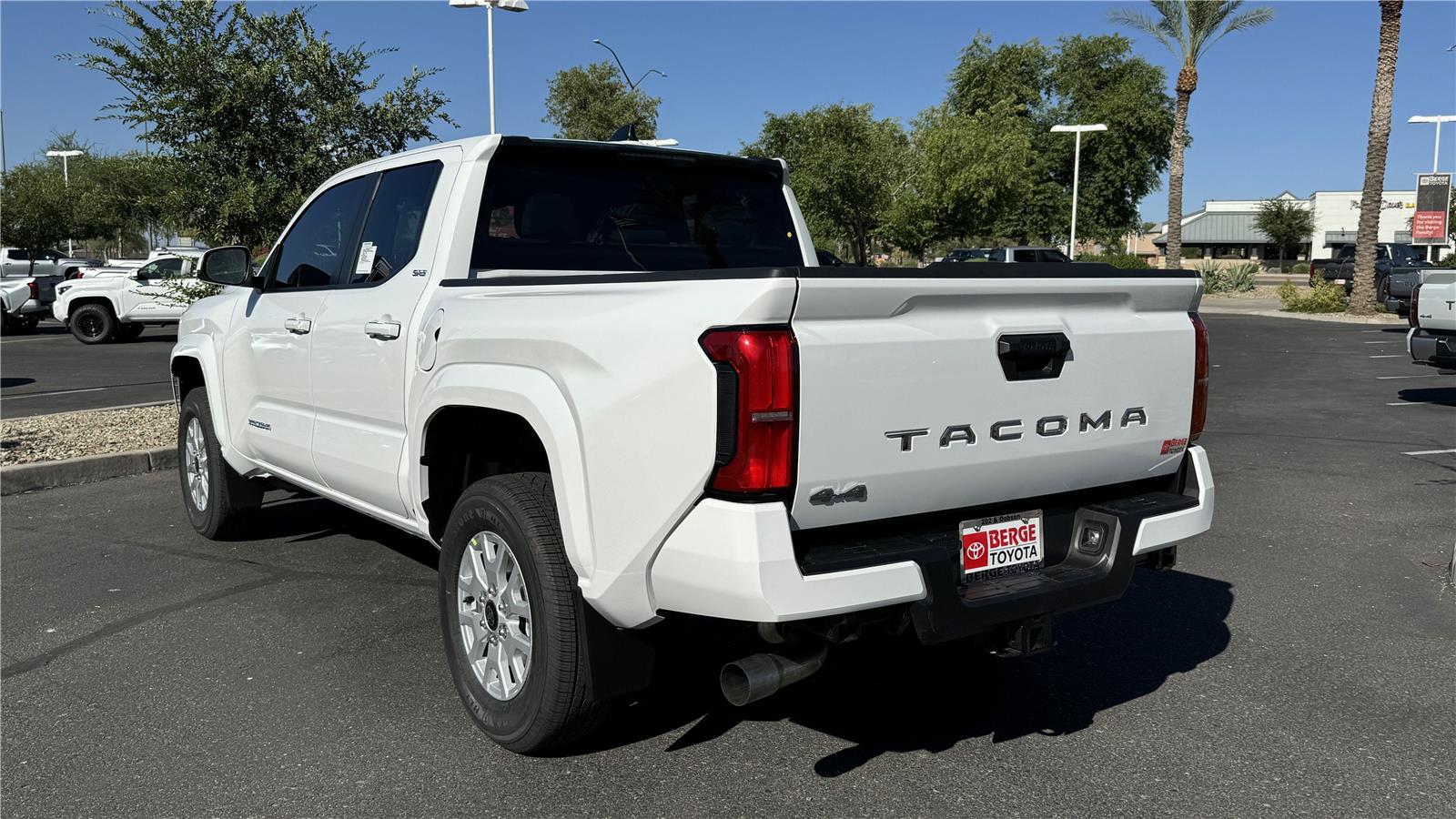 2025 Toyota Tacoma SR5 Double Cab photo 4