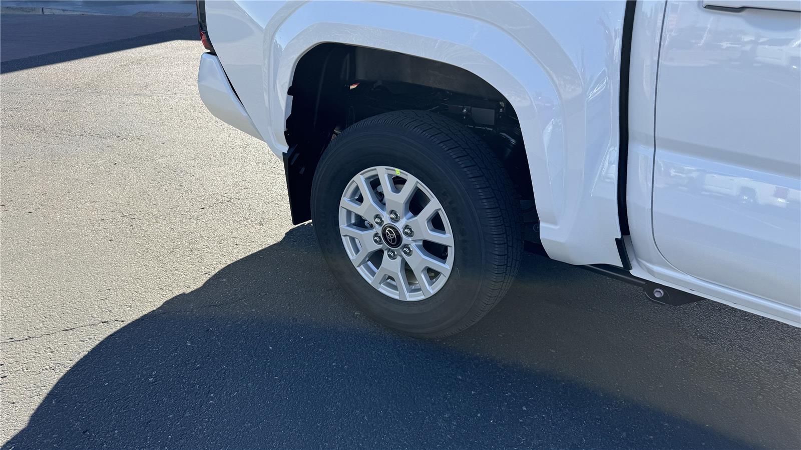 2025 Toyota Tacoma SR5 Double Cab photo 8