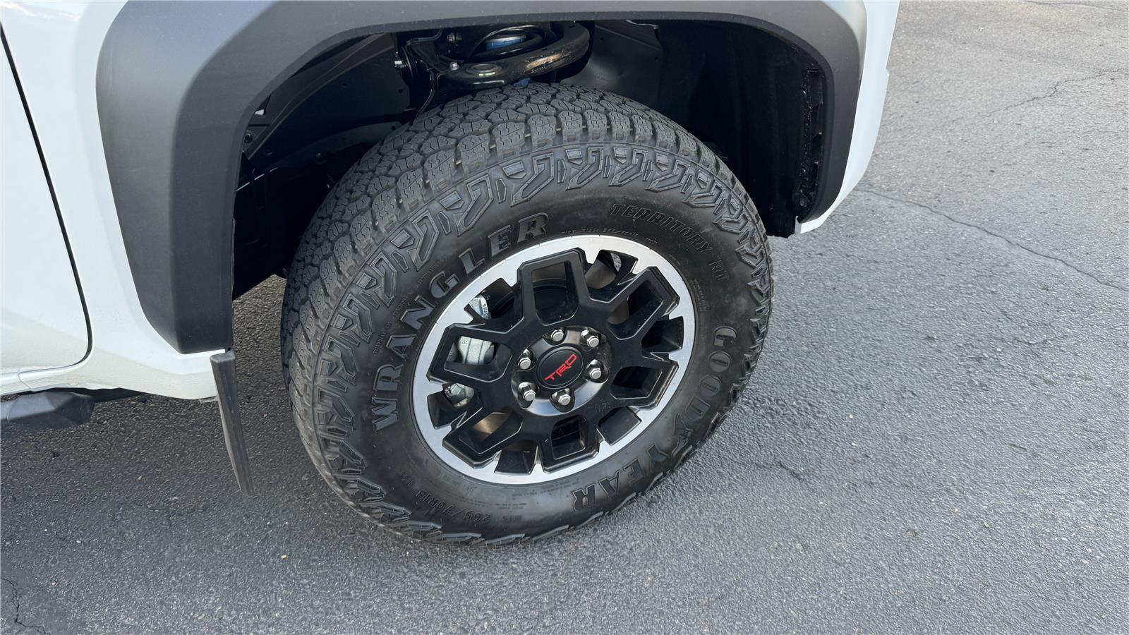 2025 Toyota Tacoma TRD Off-Road Double Cab photo 6