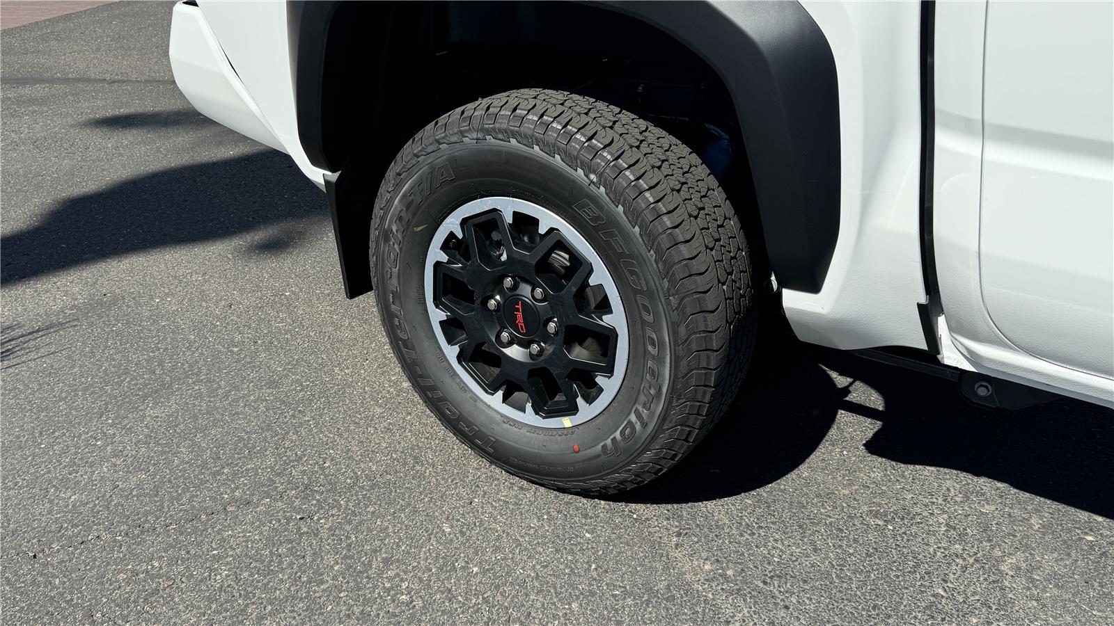 2025 Toyota Tacoma TRD Off-Road Double Cab photo 8