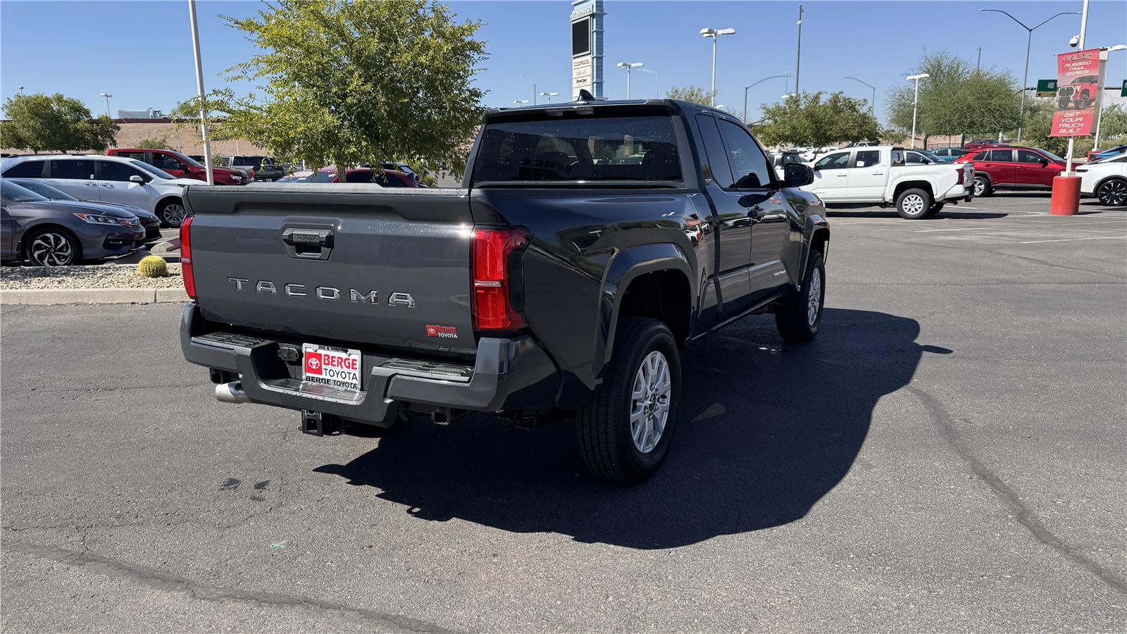 2025 Toyota Tacoma SR5 XtraCab photo 4