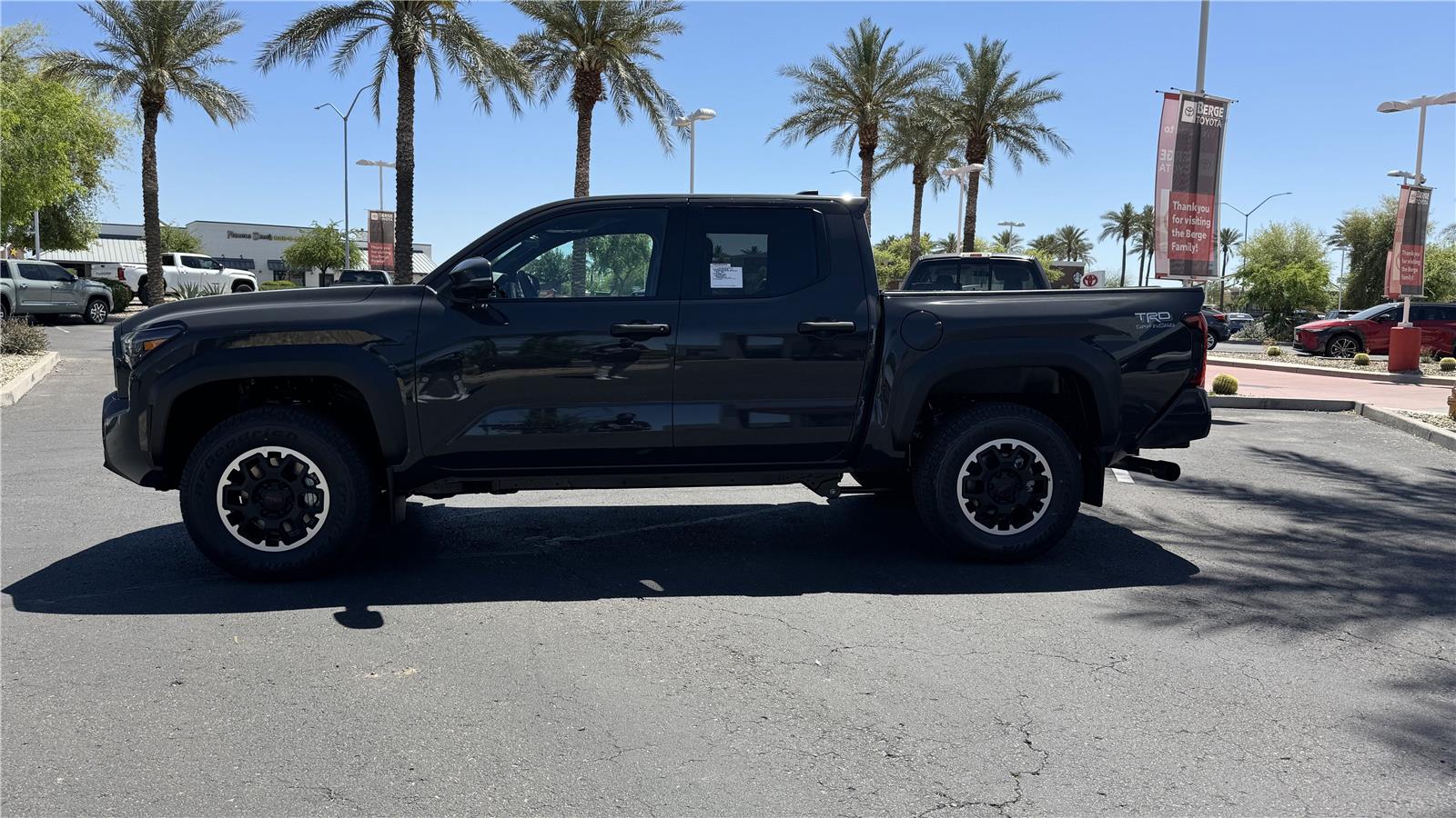 2025 Toyota Tacoma TRD Off-Road Double Cab photo 2