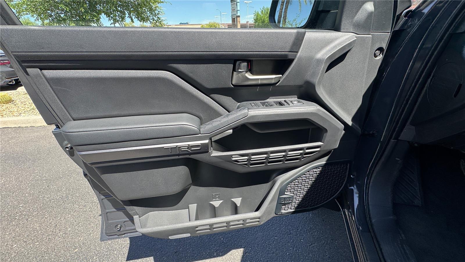 2025 Toyota Tacoma TRD Off-Road Double Cab photo 11