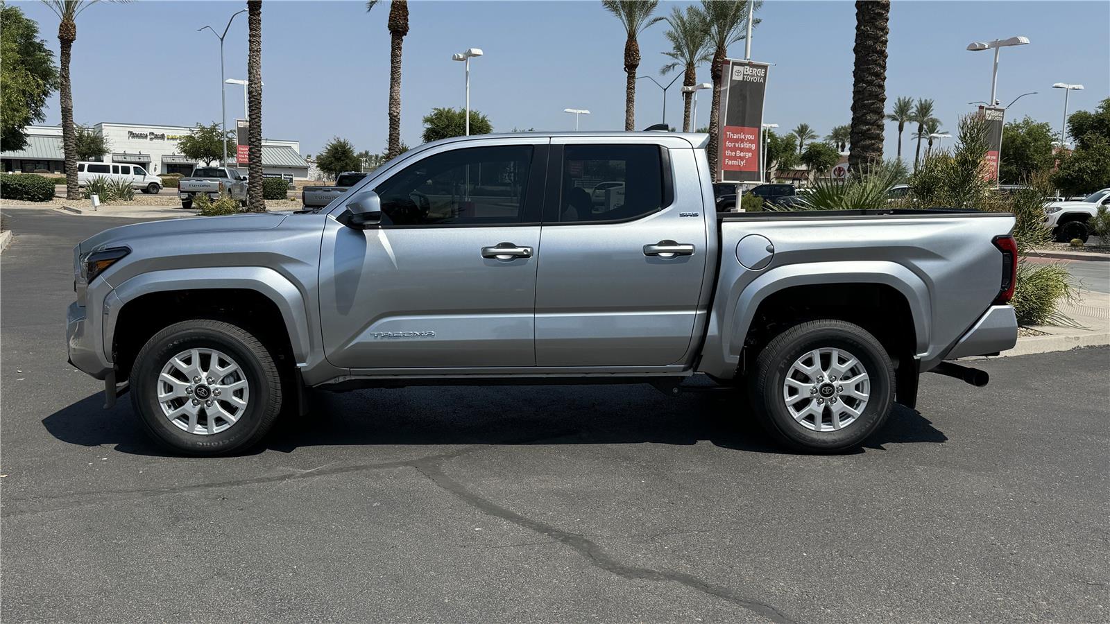 2025 Toyota Tacoma SR5 Double Cab photo 3