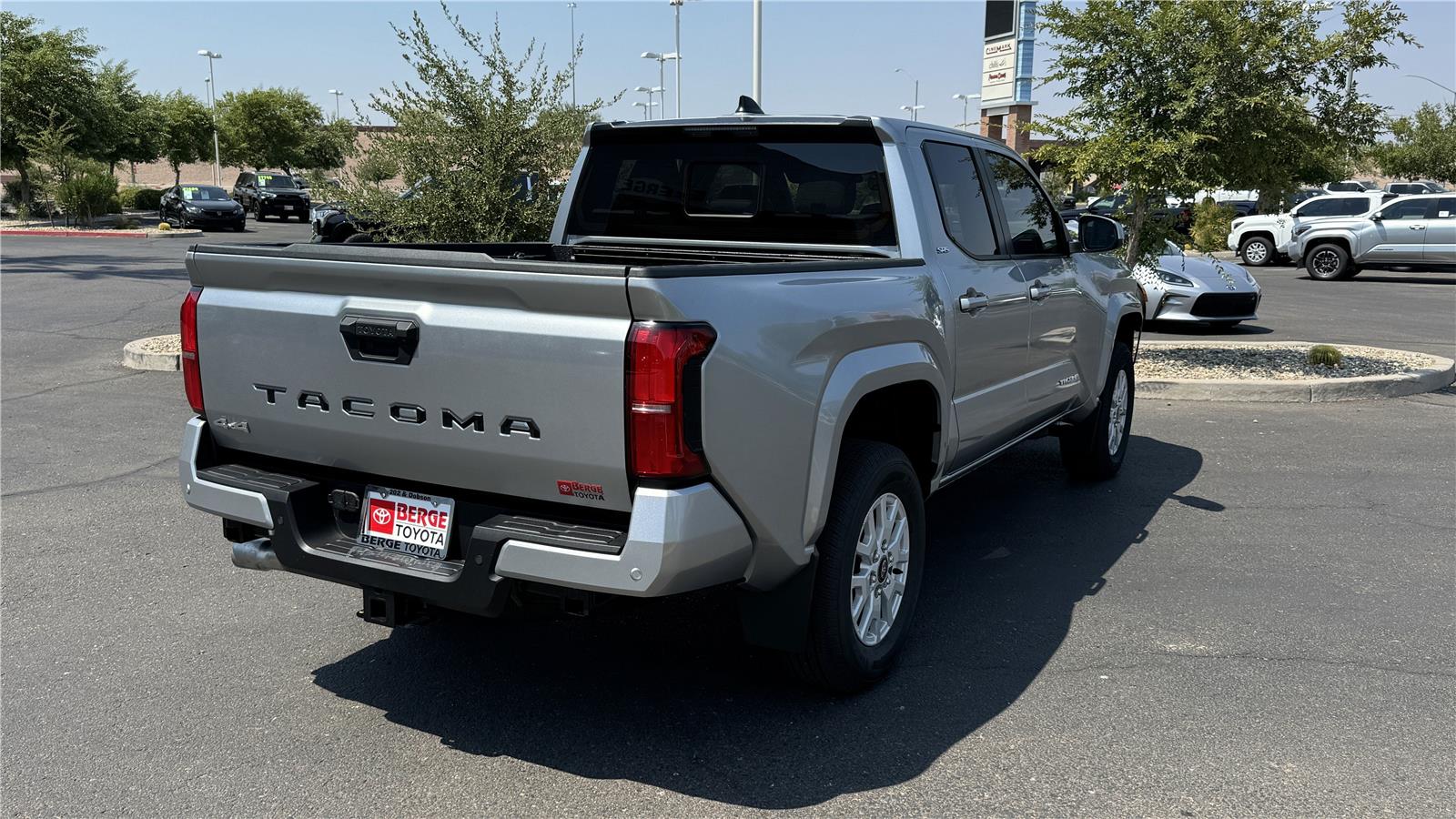 2025 Toyota Tacoma SR5 Double Cab photo 5