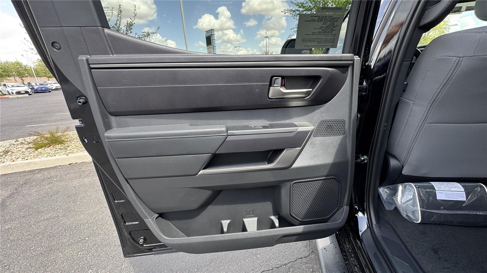 2025 Toyota Tundra SR5 CrewMax photo 14