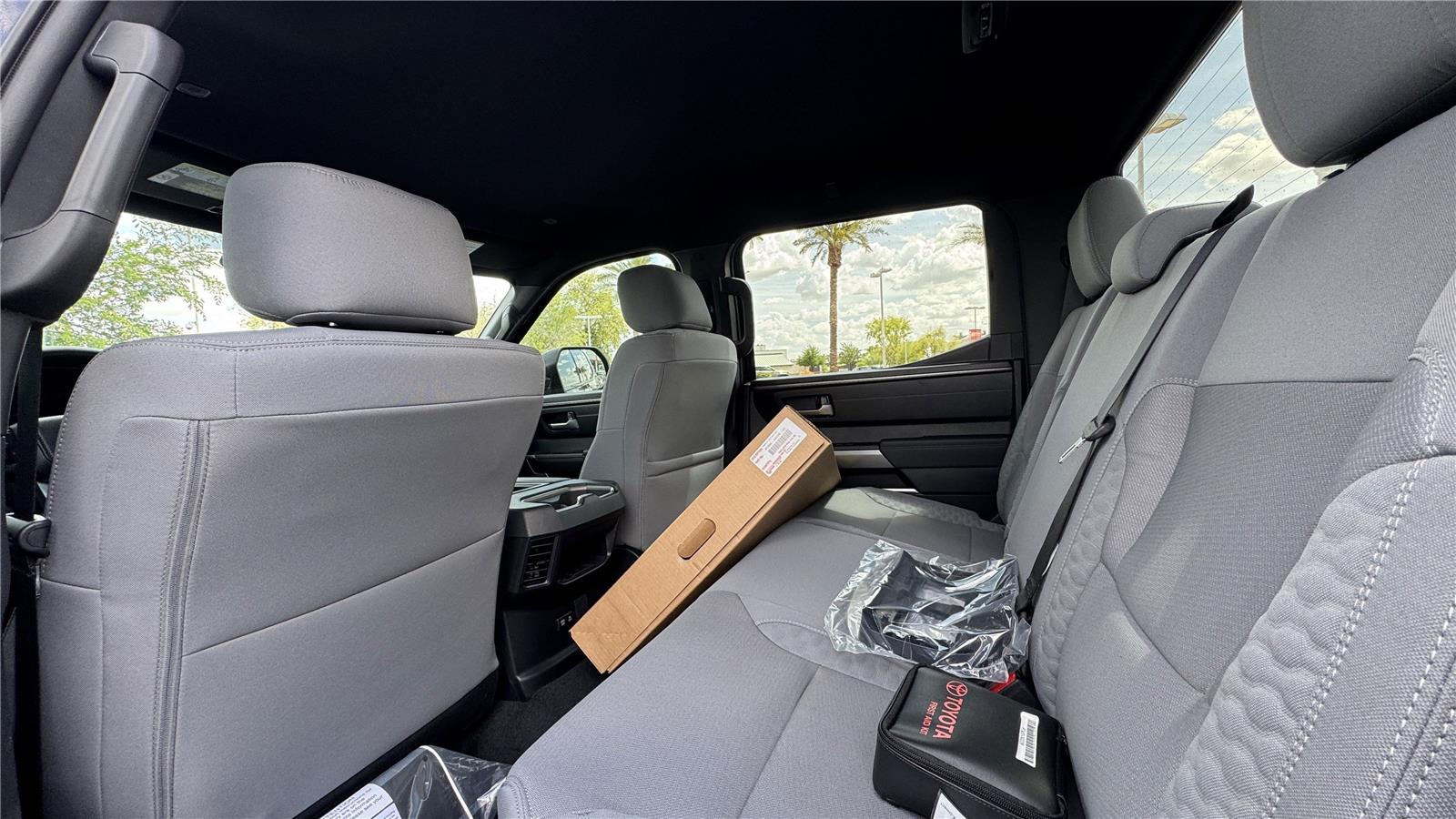 2025 Toyota Tundra SR5 CrewMax photo 15
