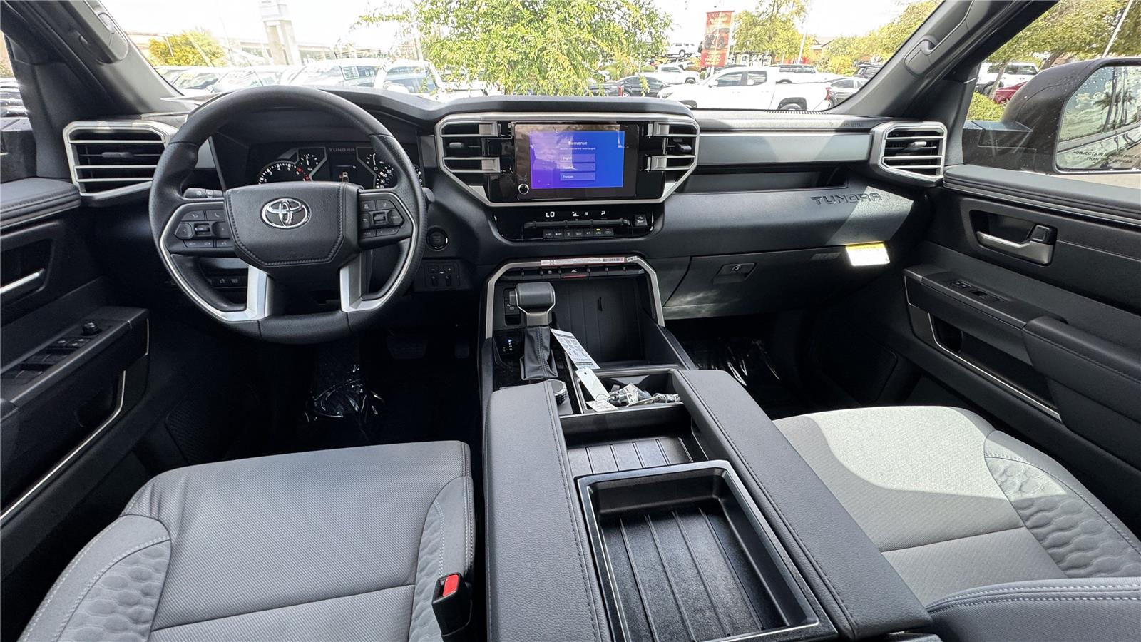 2025 Toyota Tundra SR5 CrewMax photo 18