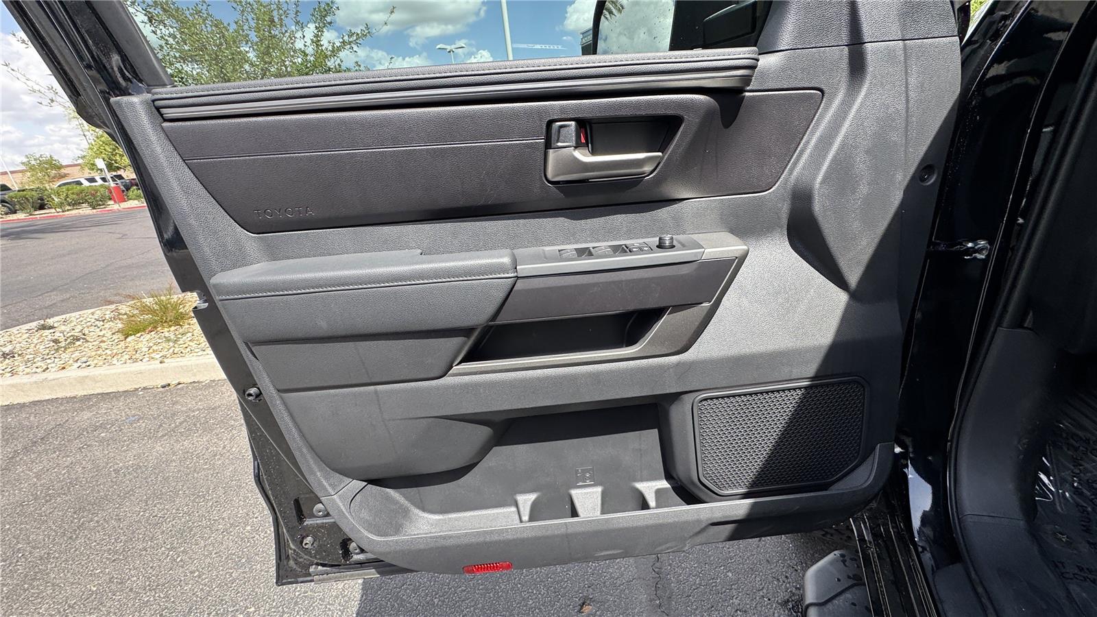 2025 Toyota Tundra SR5 CrewMax photo 19