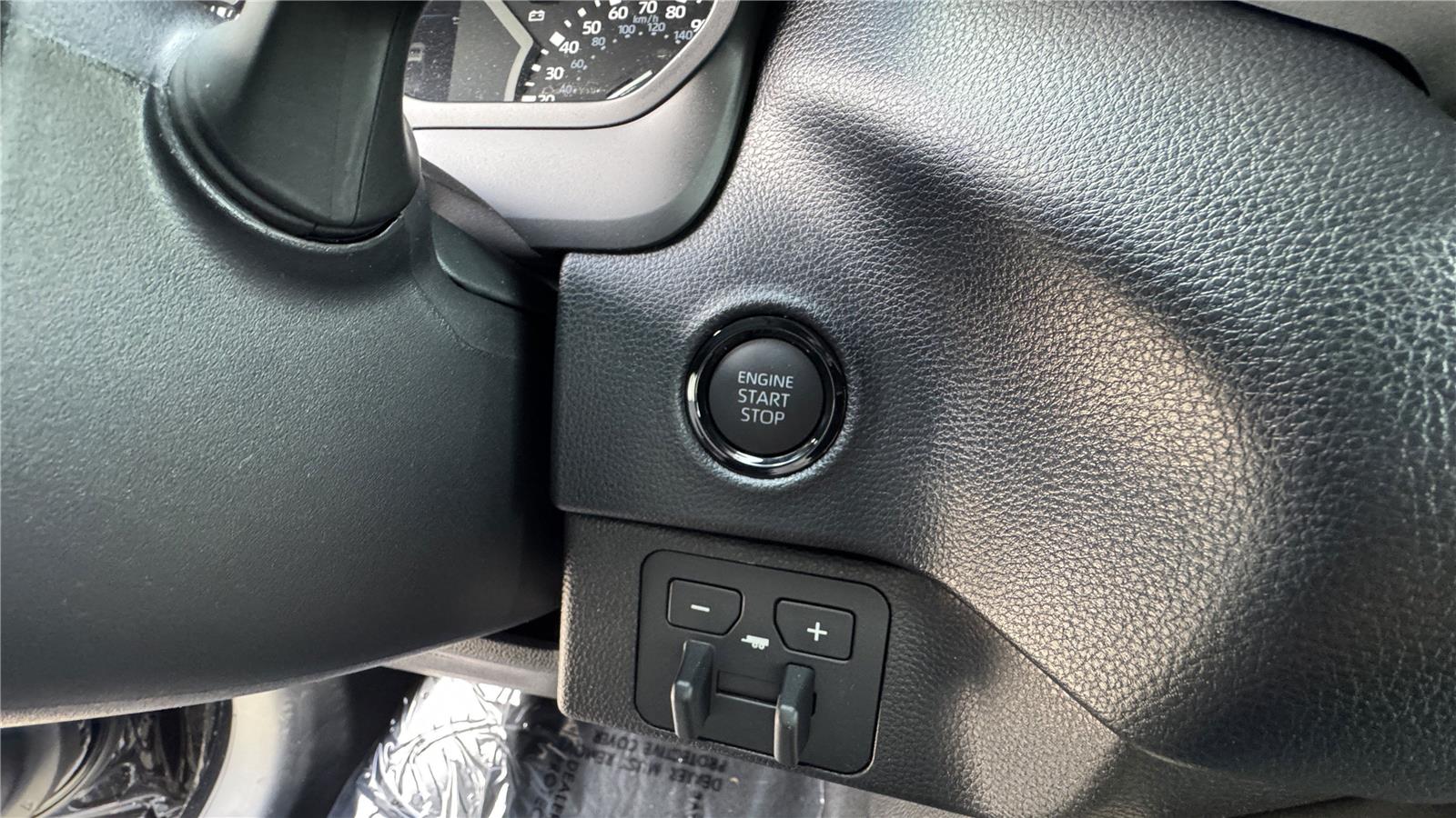 2025 Toyota Tundra SR5 CrewMax photo 26