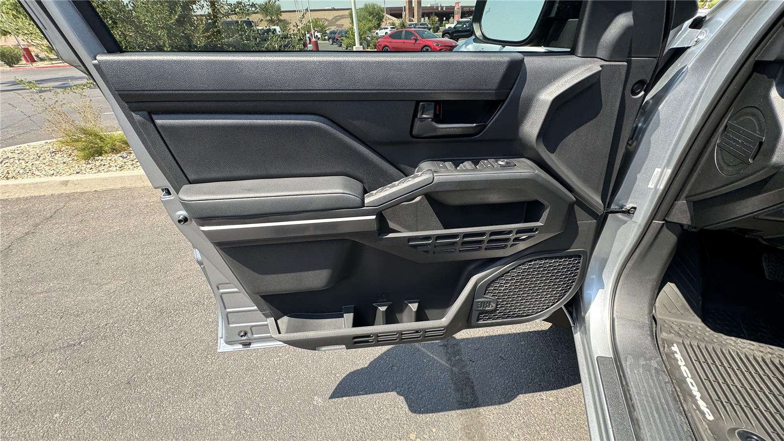 2025 Toyota Tacoma SR5 Double Cab photo 14