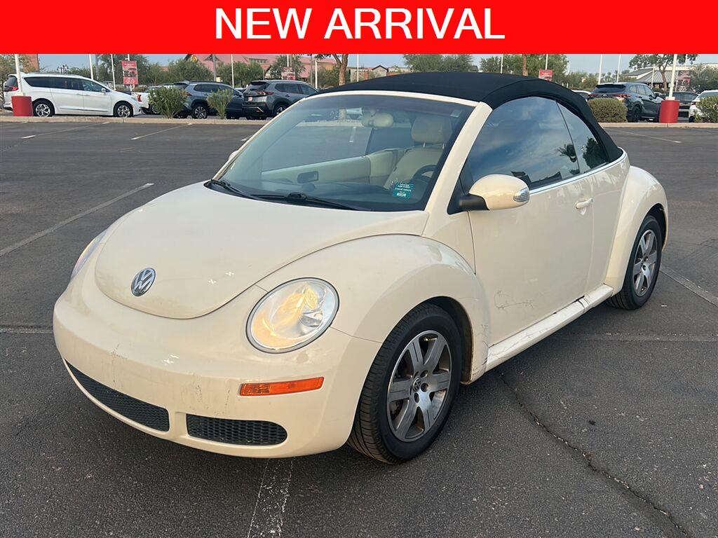 2006 Volkswagen Beetle Marrón (Harvest Moon Beige) Descapotable Tracción delantera Automática