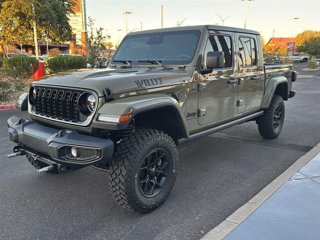 41 2026 Jeep Gladiator Pickup Truck Four-Wheel Drive 8-Speed Automatic