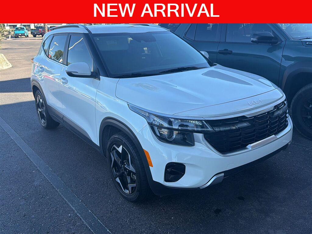 Snow White Pearl 2024 Kia Seltos SUV / Crossover Front-Wheel Drive Continuously Variable Transmission