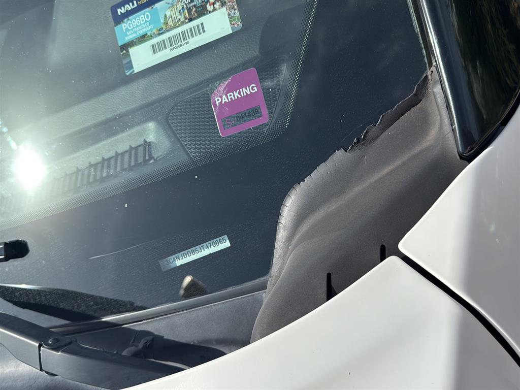 White Clearcoat 2018 Jeep Compass Trailhawk 4WD SUV / Crossover Four-Wheel Drive 9-Speed Automatic