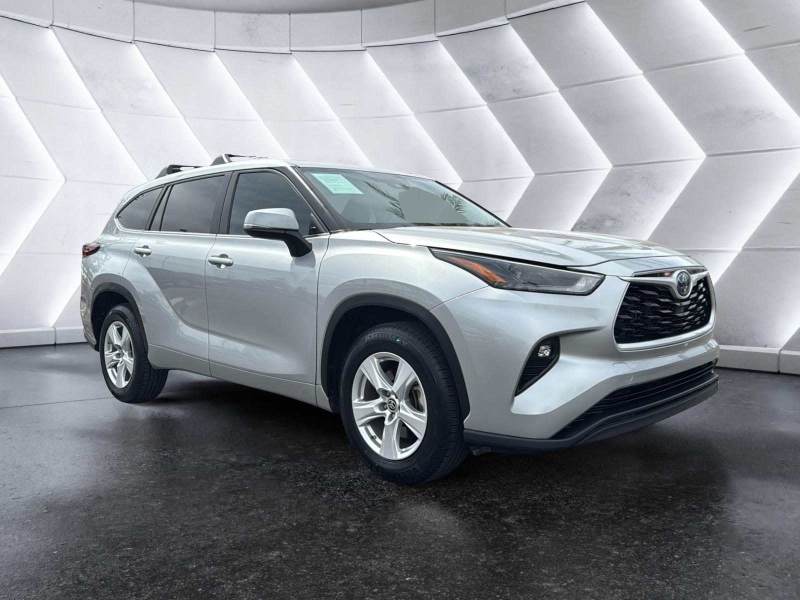 Celestial Silver Metallic 2024 Toyota Highlander Hybrid LE FWD SUV / Crossover Front-Wheel Drive Continuously Variable Transmission