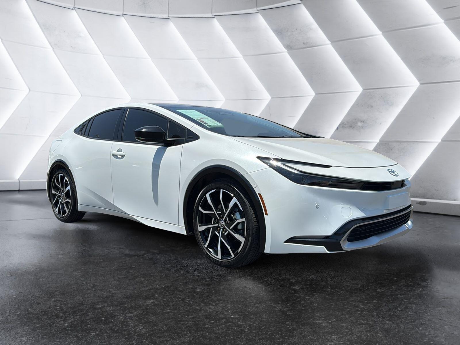 White (Wind Chill Pearl) 2025 Toyota Prius Plug-In Hybrid Hatchback Front-Wheel Drive Continuously Variable Transmission