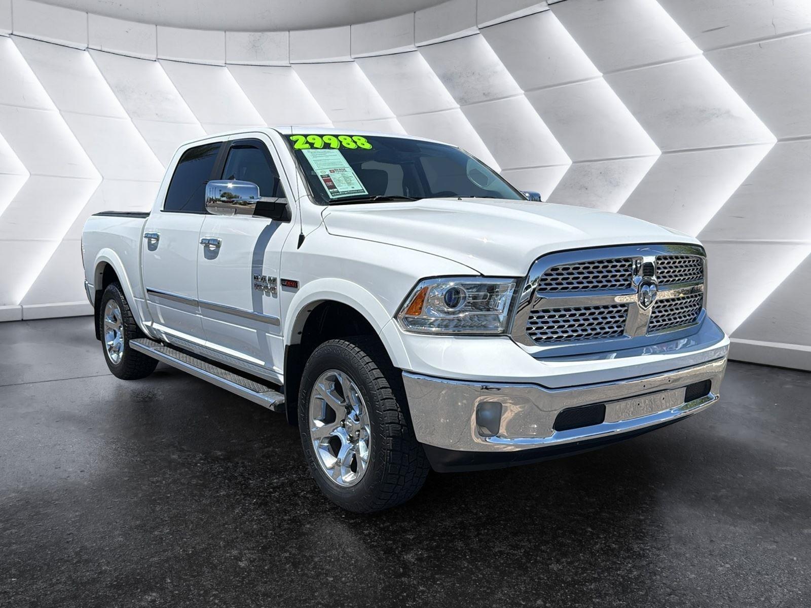 Bright White Clearcoat 2018 RAM 1500 Laramie Crew Cab 4WD Pickup Truck Four-Wheel Drive 8-Speed Automatic