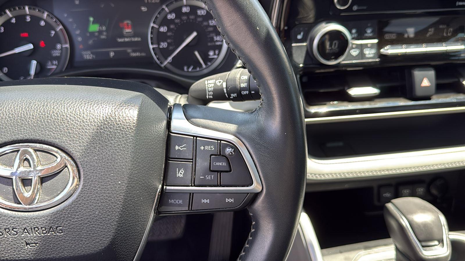 Used 2021 Toyota Highlander SUV
