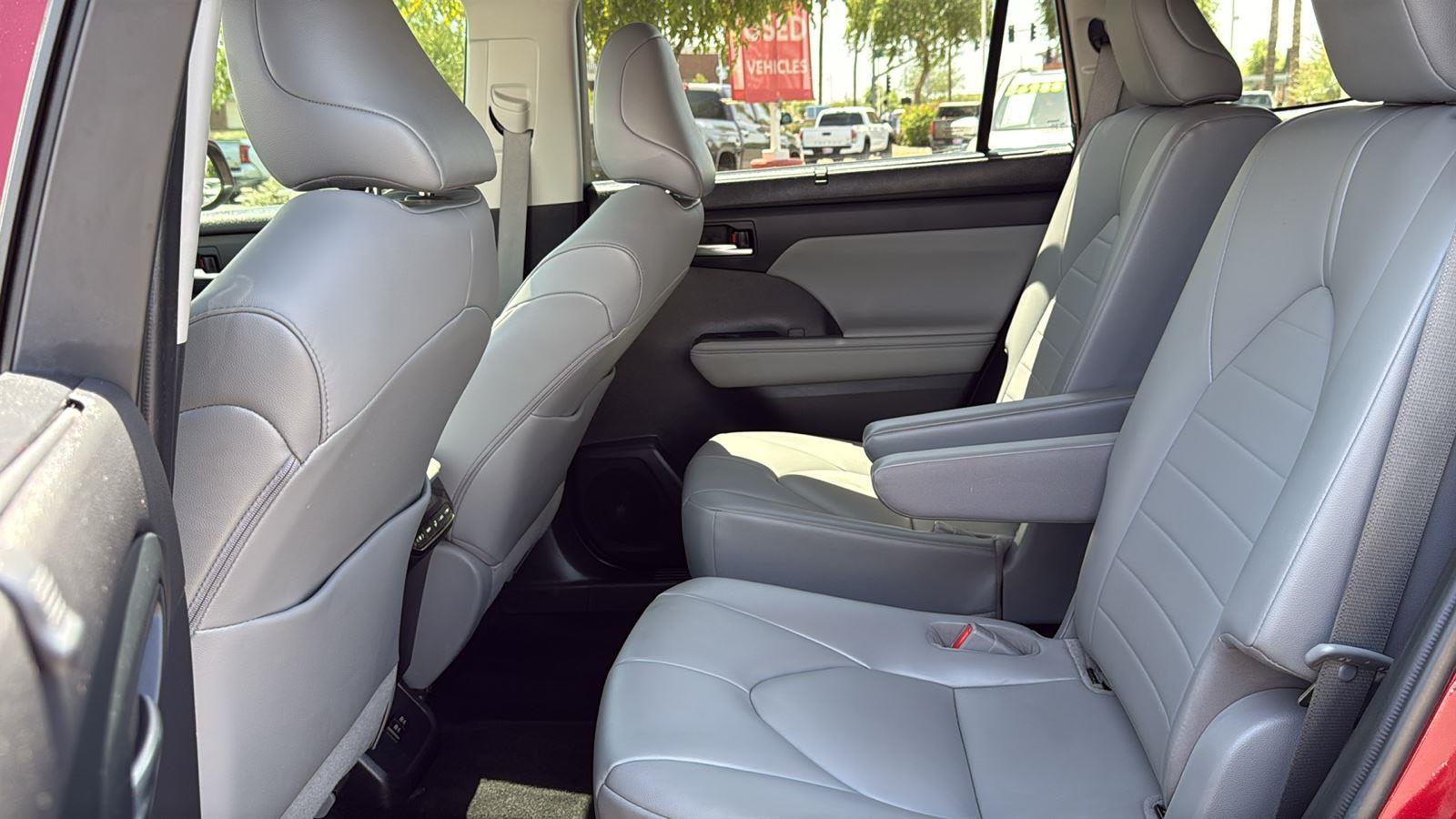 Used 2021 Toyota Highlander SUV