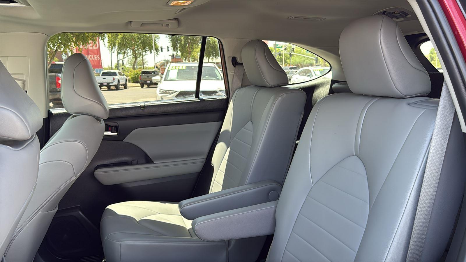 Used 2021 Toyota Highlander SUV