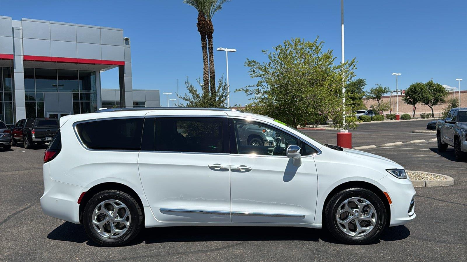 Used 2021 Chrysler Pacifica Van