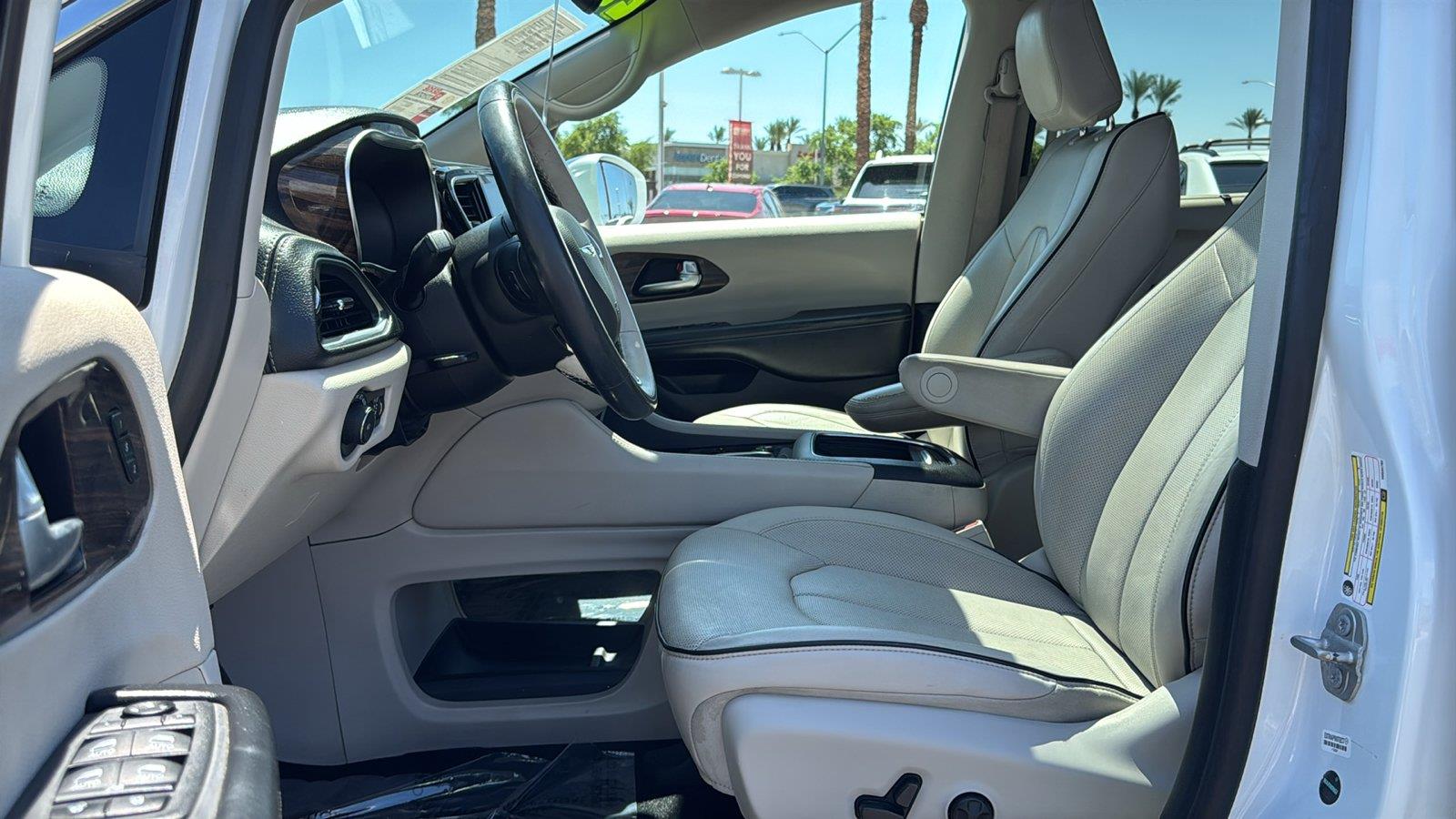 Used 2021 Chrysler Pacifica Van