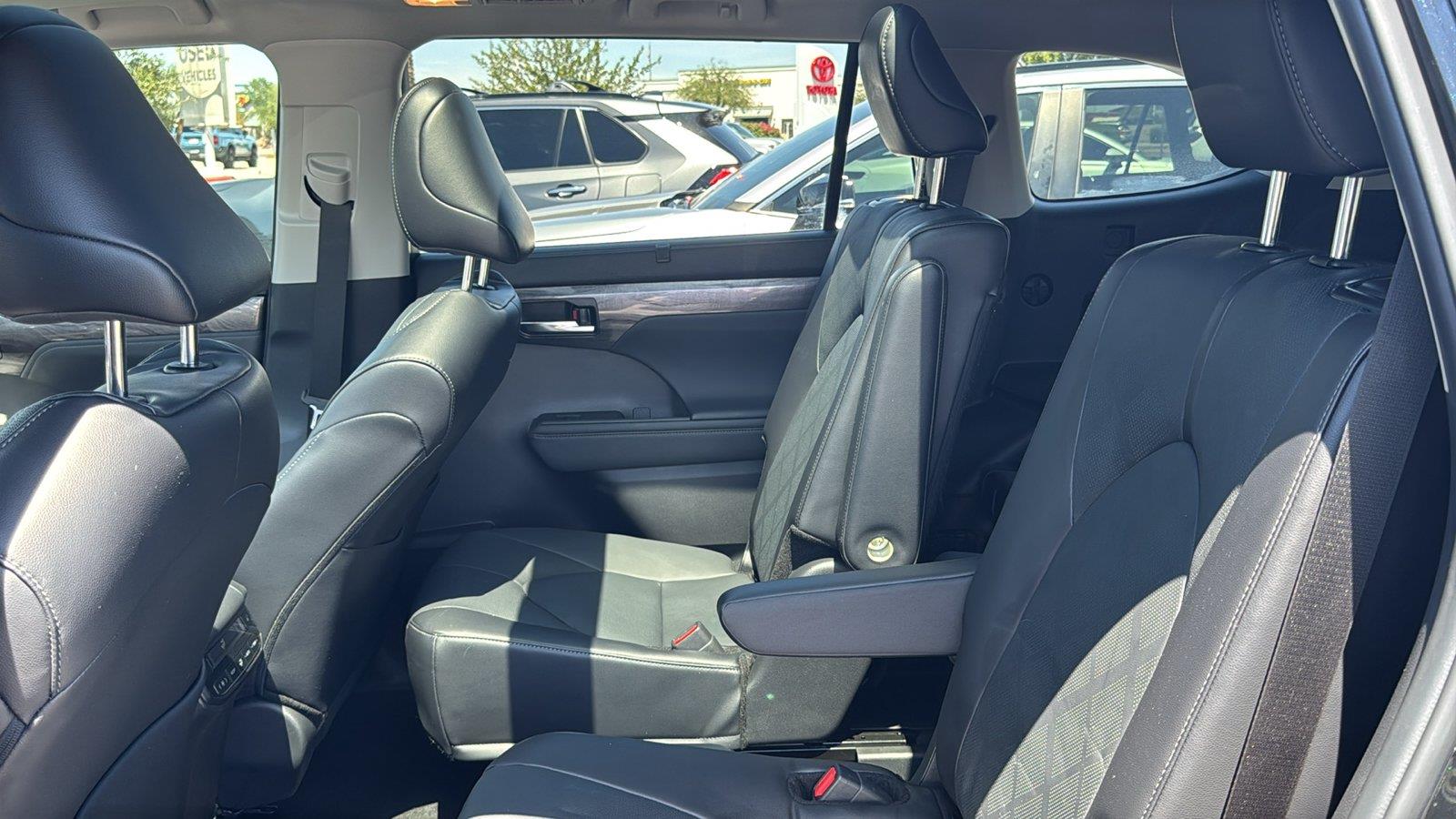 Used 2024 Toyota Highlander SUV