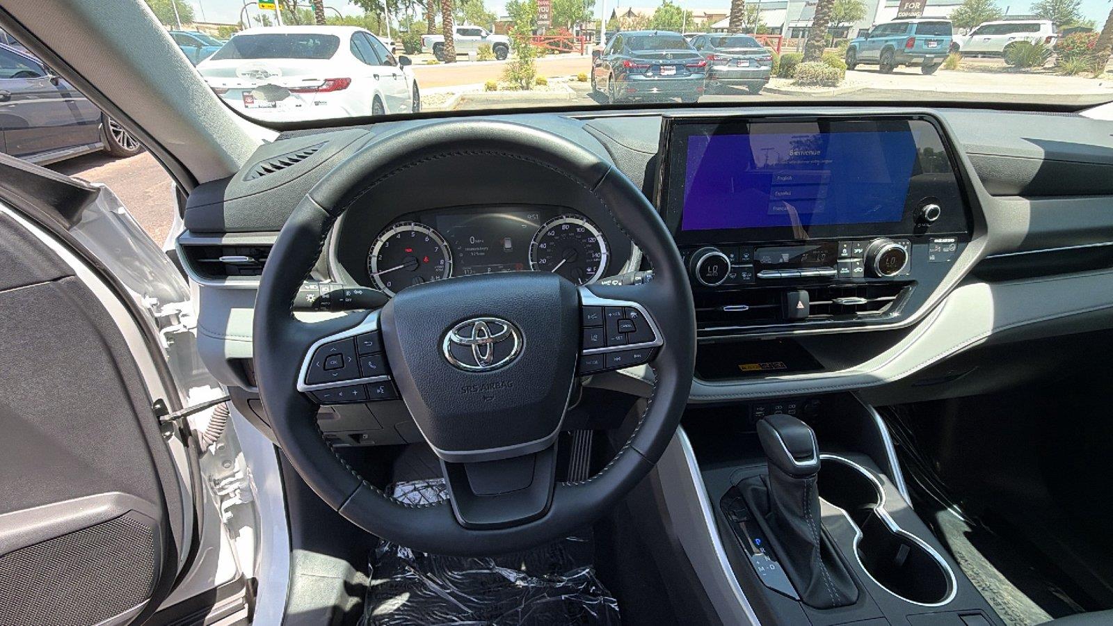 Used 2025 Toyota Highlander SUV