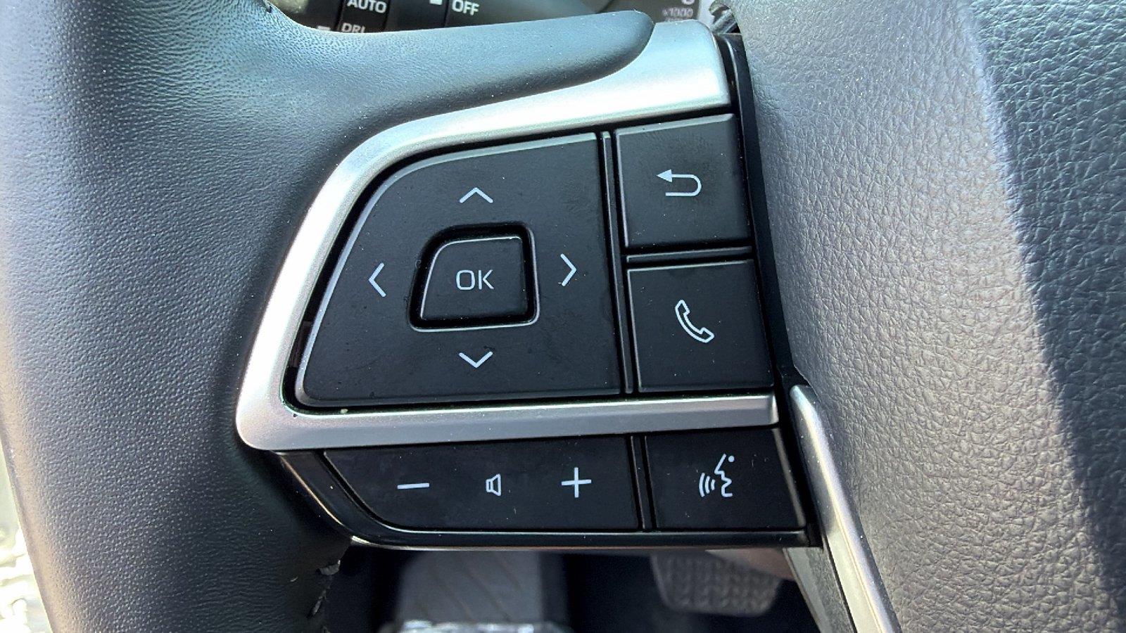Used 2025 Toyota Highlander SUV