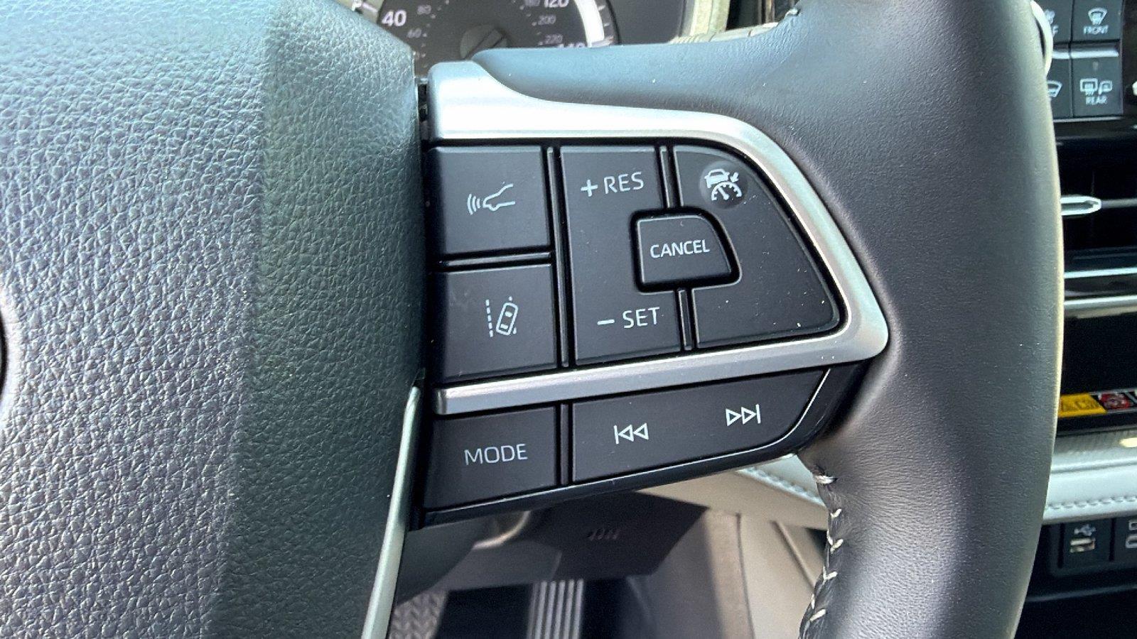 Used 2025 Toyota Highlander SUV