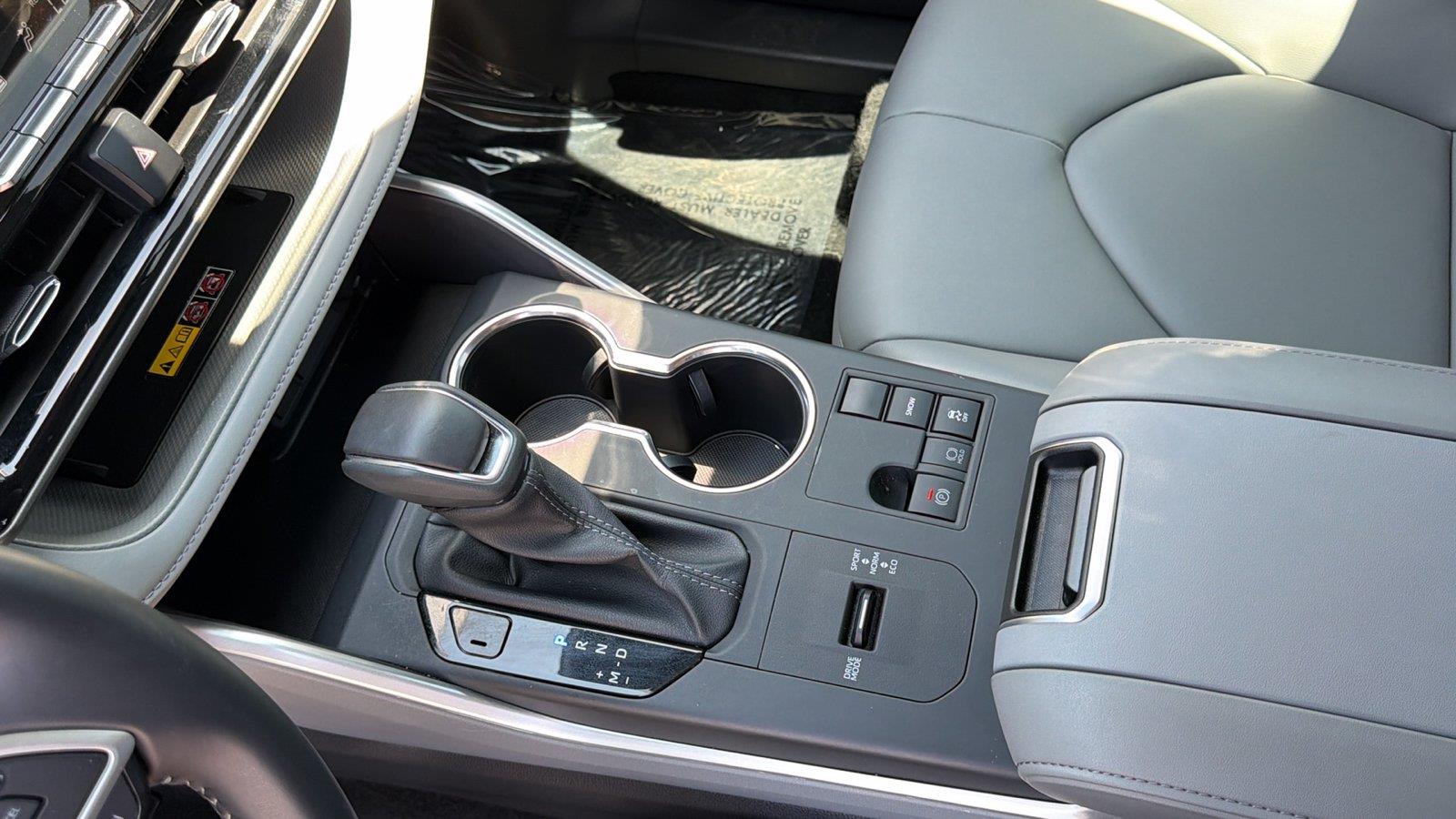Used 2025 Toyota Highlander SUV
